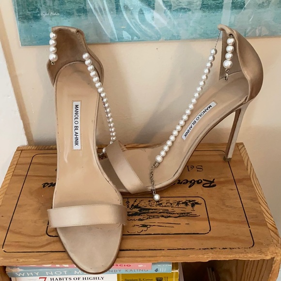 Authentic Manolo Blahnik heels size 41